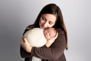 mom and newborn photo